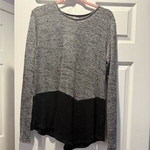 Bar III Black and Gray Light Sweater Knit Top!!